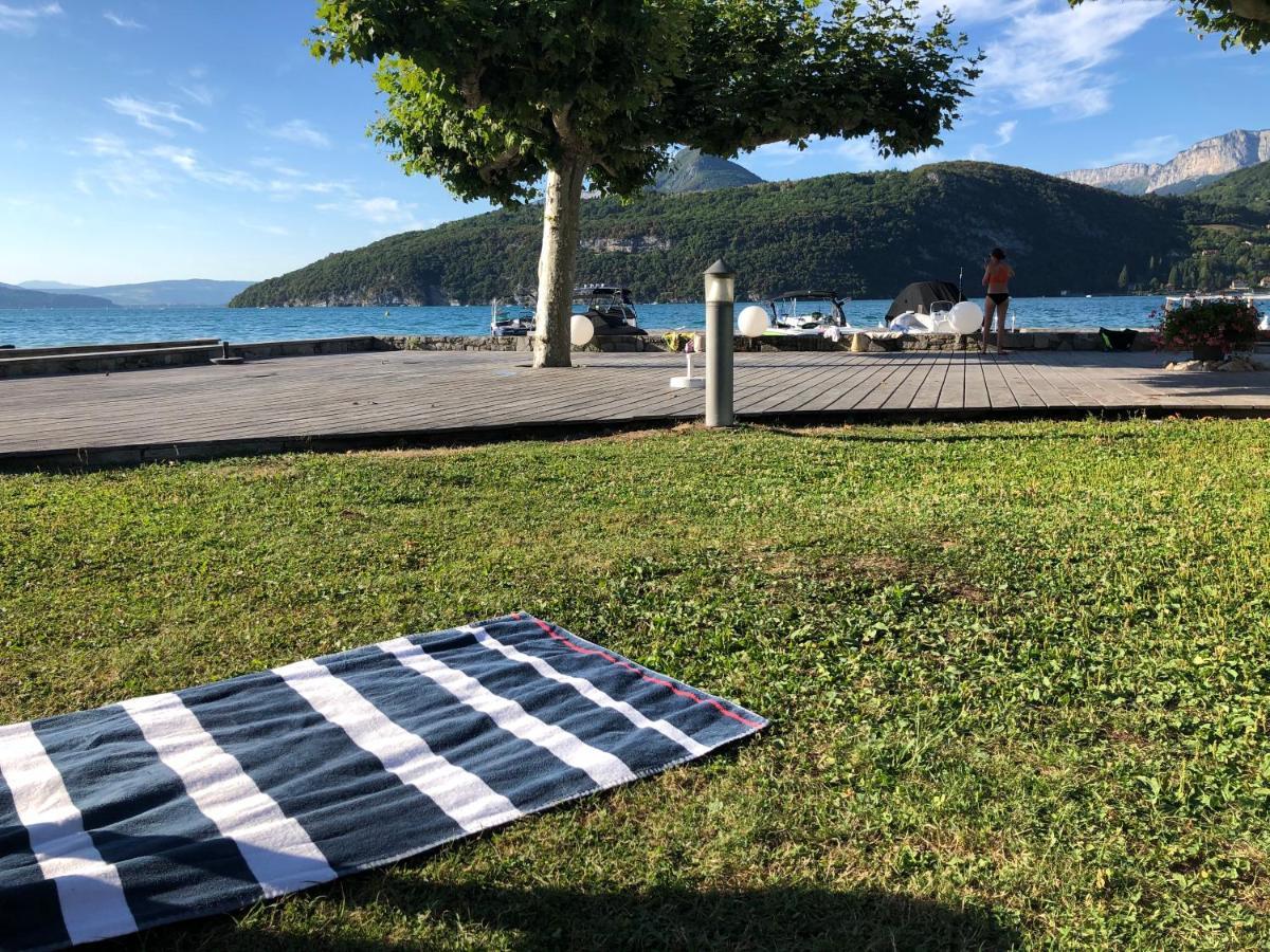 Logement Atypique Avec Vue Unique Panoramique Sur Le Lac D'Annecy, Dans Une Residence Avec Plage Et Ponton Privee Sur La Commune De Duingt Dış mekan fotoğraf