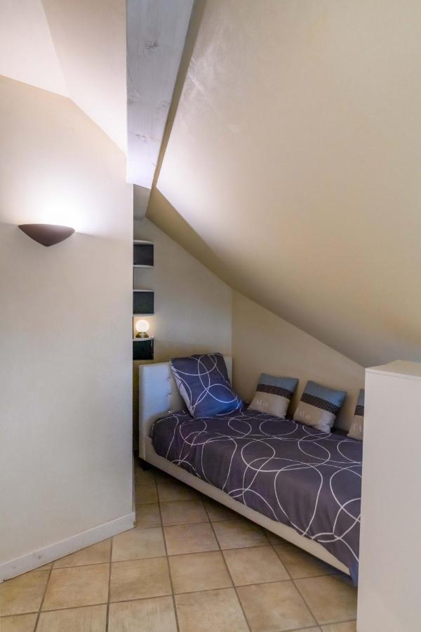 Logement Atypique Avec Vue Unique Panoramique Sur Le Lac D'Annecy, Dans Une Residence Avec Plage Et Ponton Privee Sur La Commune De Duingt Dış mekan fotoğraf