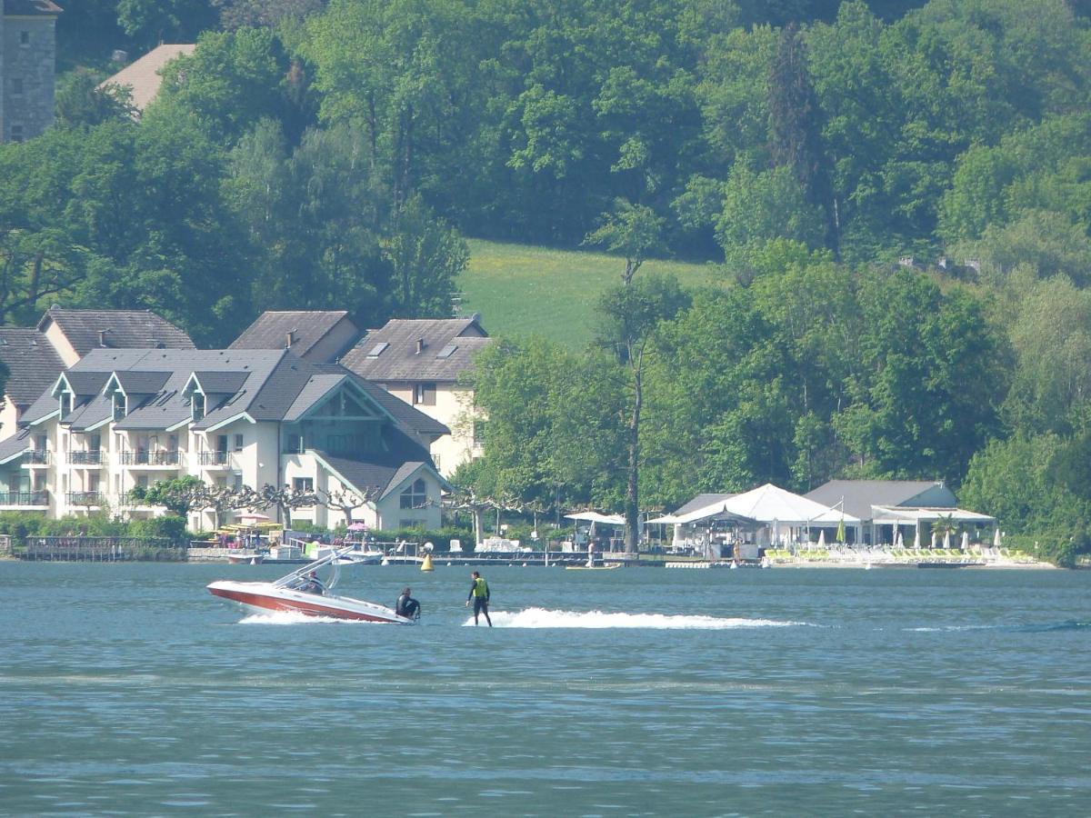 Logement Atypique Avec Vue Unique Panoramique Sur Le Lac D'Annecy, Dans Une Residence Avec Plage Et Ponton Privee Sur La Commune De Duingt Dış mekan fotoğraf