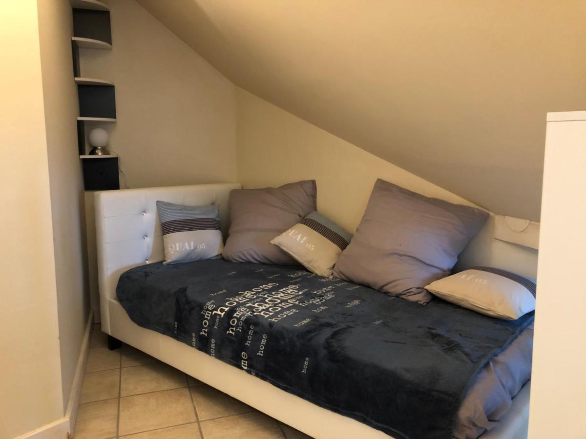 Logement Atypique Avec Vue Unique Panoramique Sur Le Lac D'Annecy, Dans Une Residence Avec Plage Et Ponton Privee Sur La Commune De Duingt Dış mekan fotoğraf